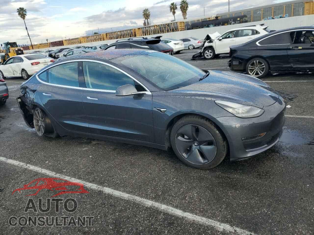 TESLA MODEL 3 2018 - 5YJ3E1EA0JF046095