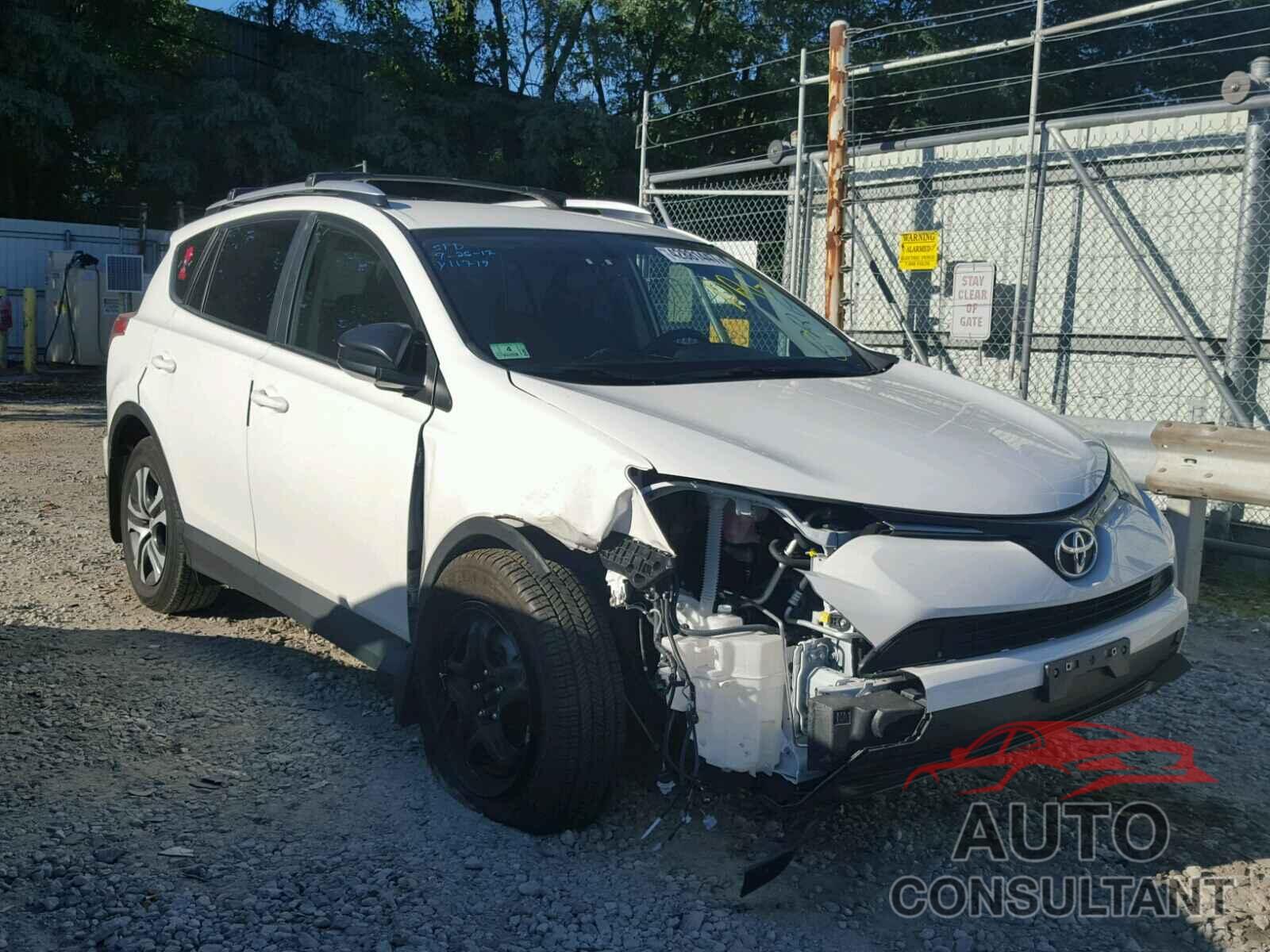 TOYOTA RAV4 LE 2016 - JTMBFREV5GJ094641