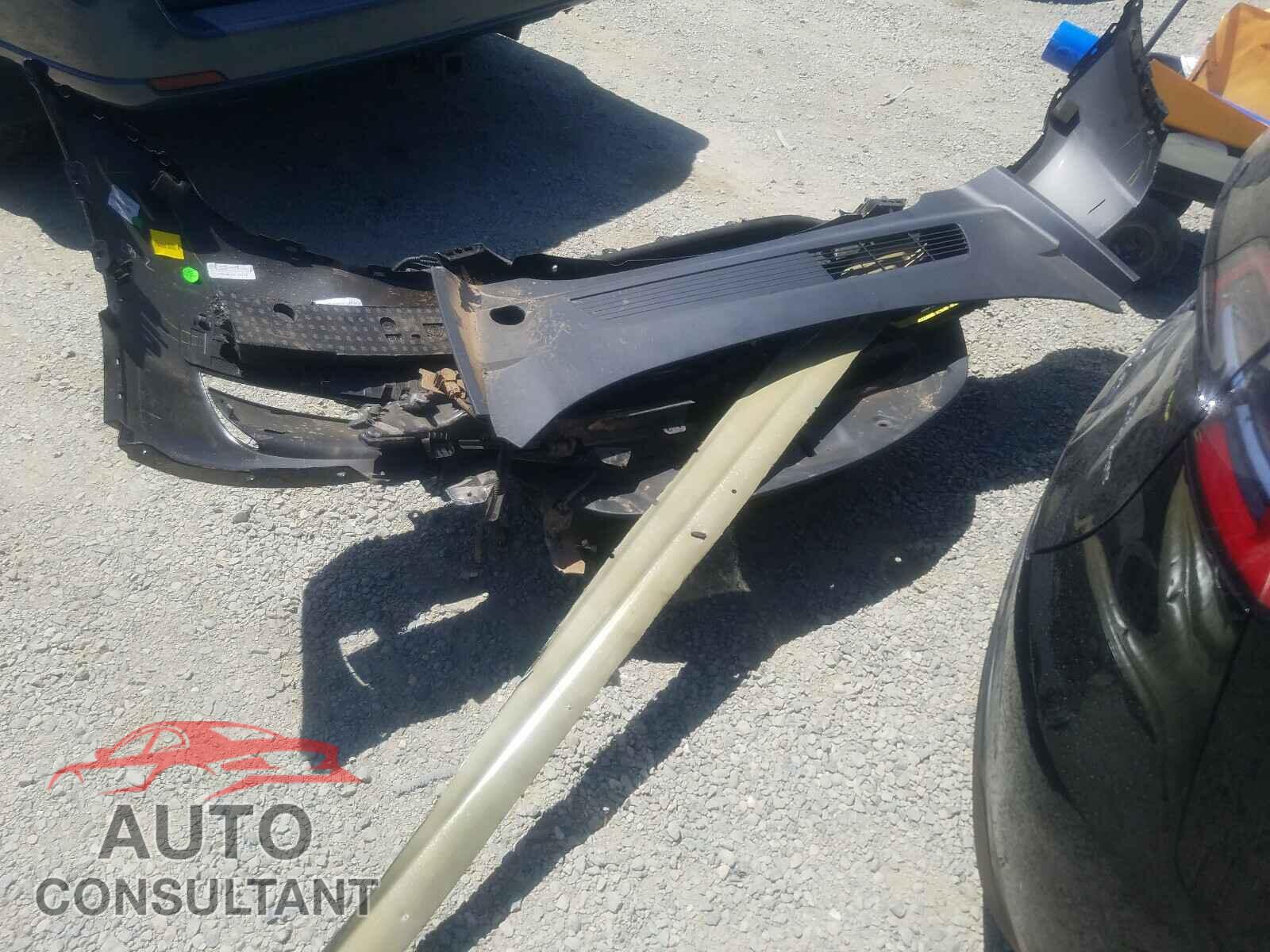 TESLA MODEL Y 2021 - 5YJYGDEEXMF137822
