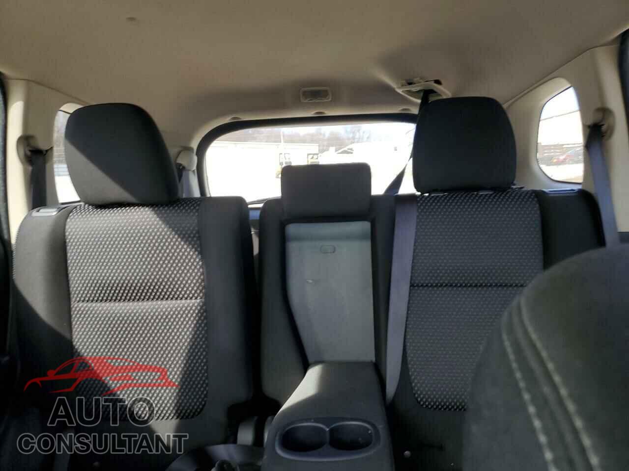 MITSUBISHI OUTLANDER 2018 - JA4AD2A39JZ007775
