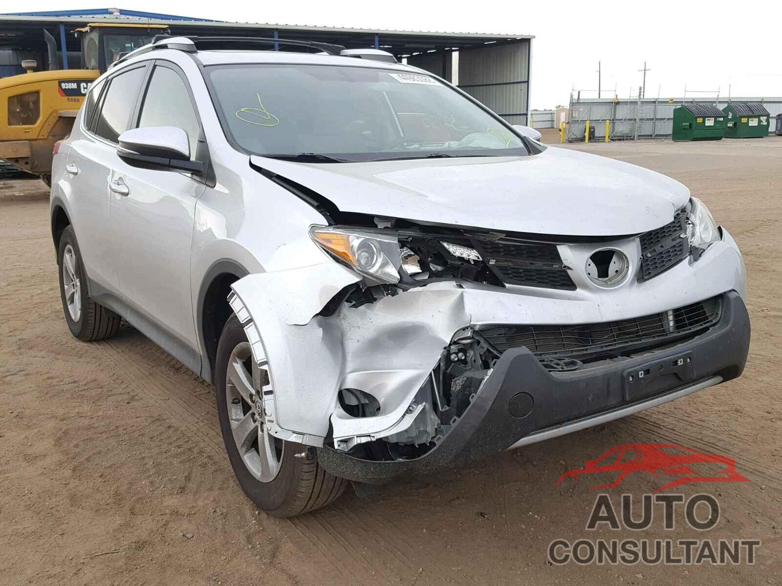 TOYOTA RAV4 XLE 2015 - JTMWFREV9FD072432
