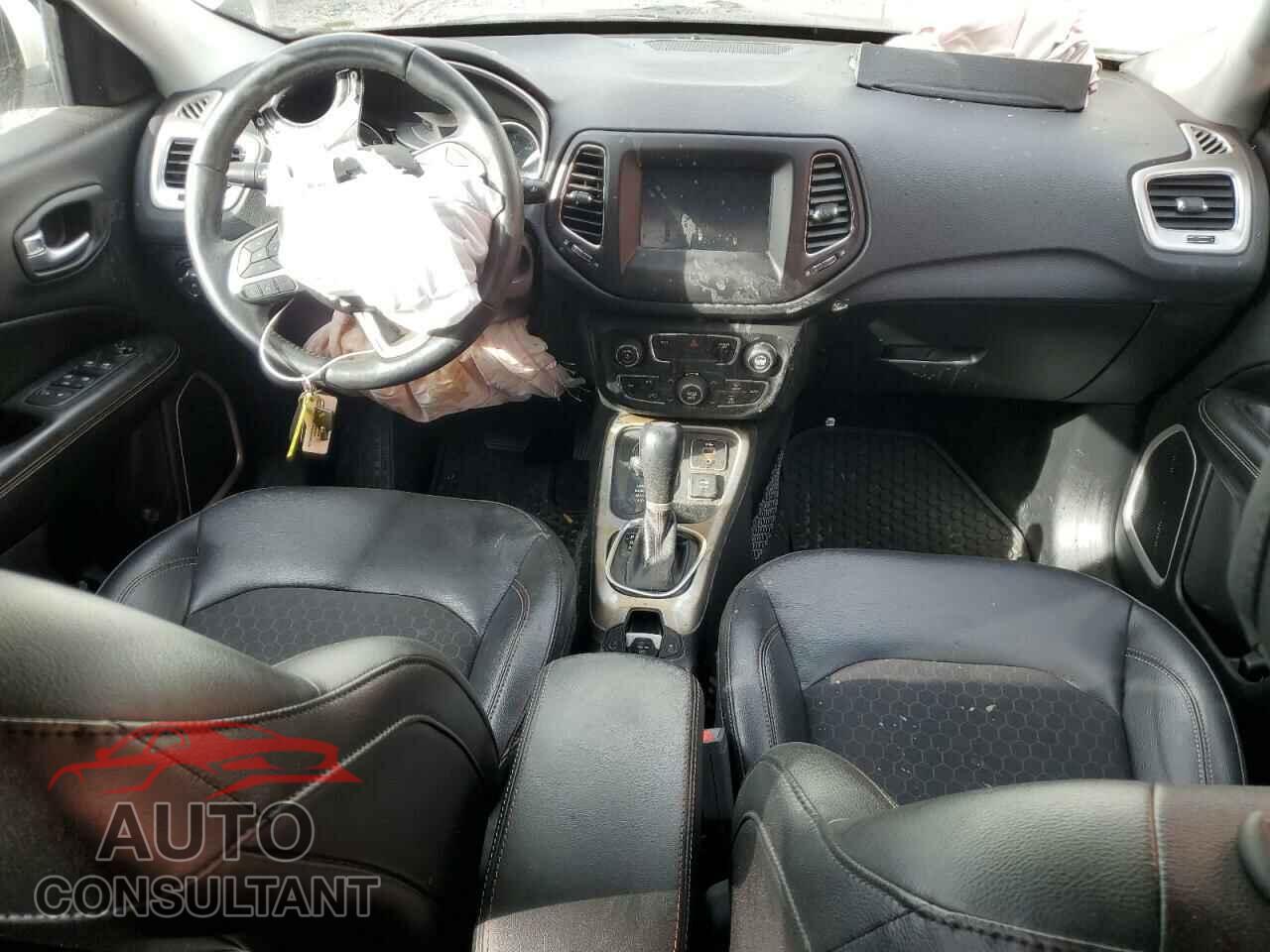 JEEP COMPASS 2018 - 3C4NJDBB3JT155137