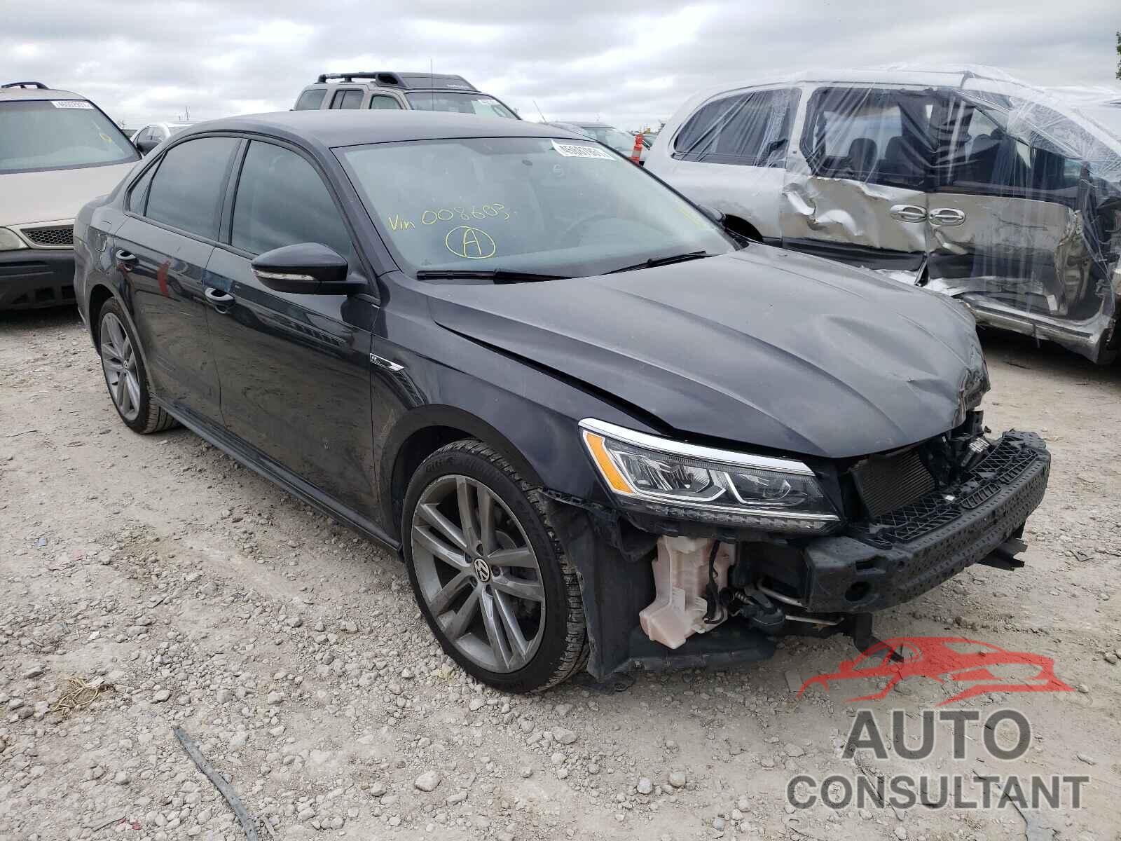 VOLKSWAGEN PASSAT 2018 - 1VWAA7A32JC008603