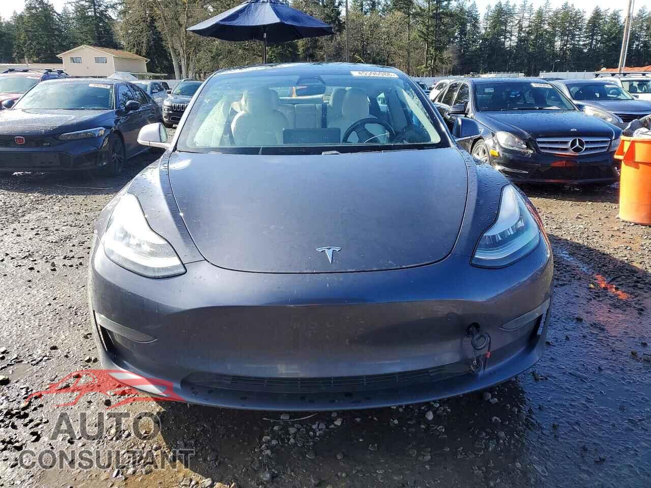TESLA MODEL 3 2018 - 5YJ3E1EB4JF182836