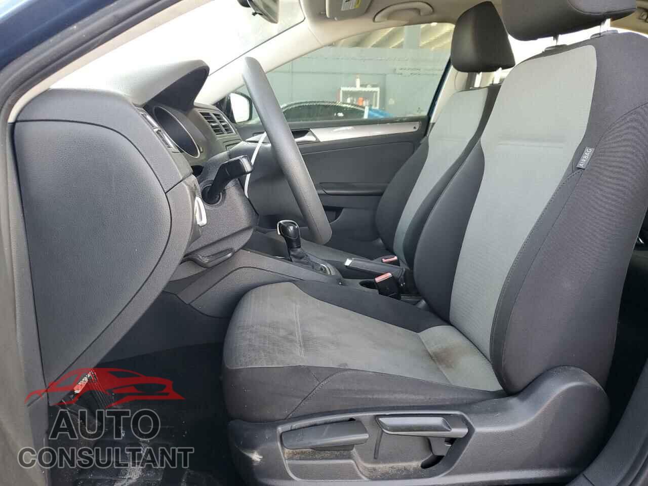 VOLKSWAGEN JETTA 2017 - 3VW2B7AJ3HM267156