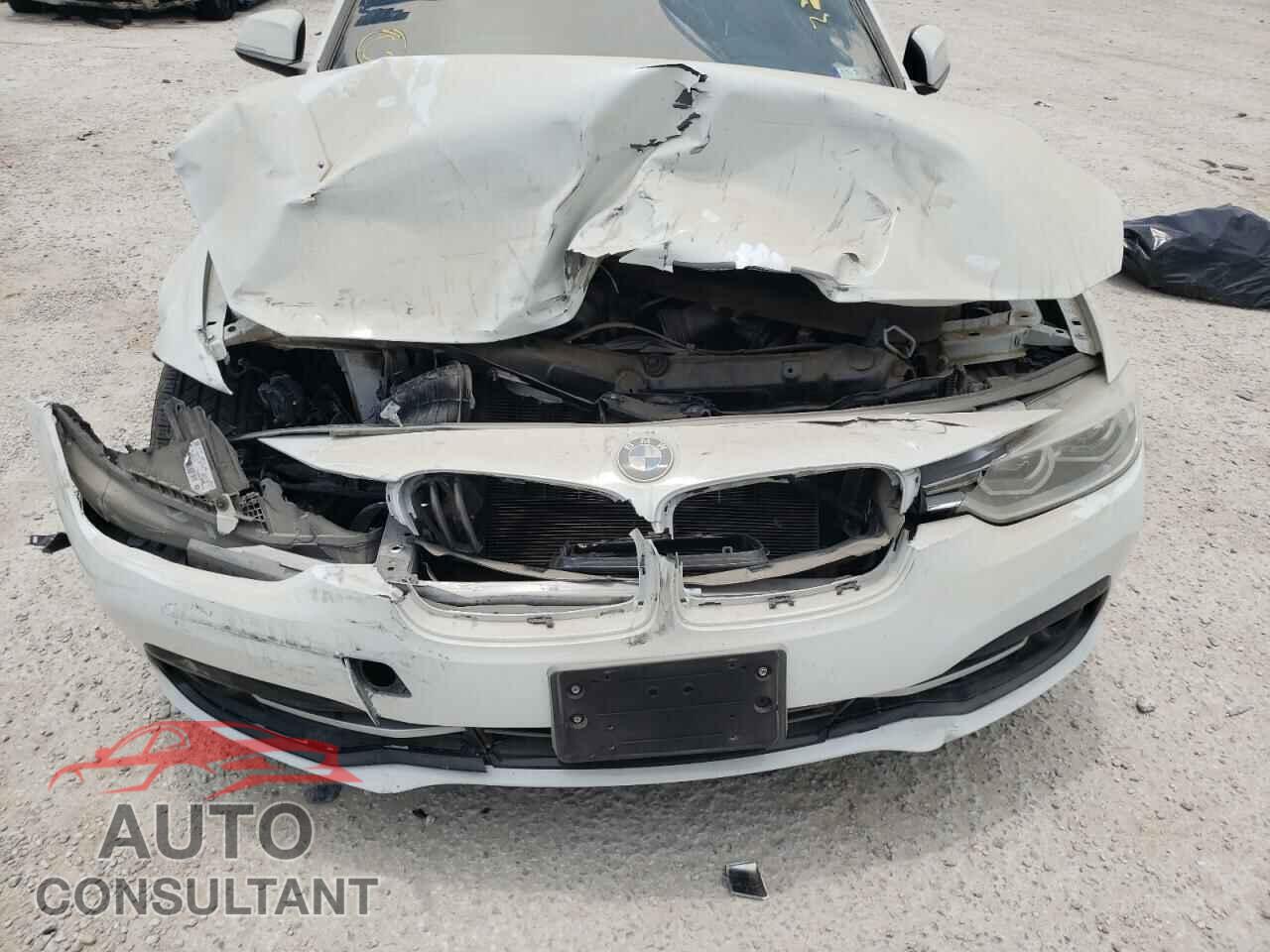 BMW 3 SERIES 2018 - WBA8D9C58JA607792