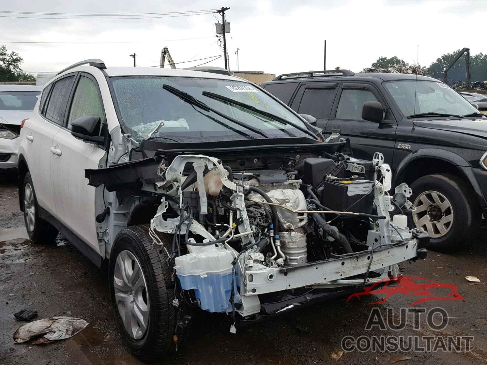 TOYOTA RAV4 LE 2015 - JTMBFREV2FJ042740