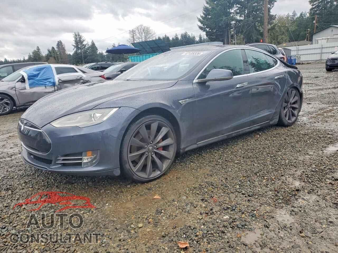 TESLA MODEL S 2015 - 5YJSA1E40FF104831