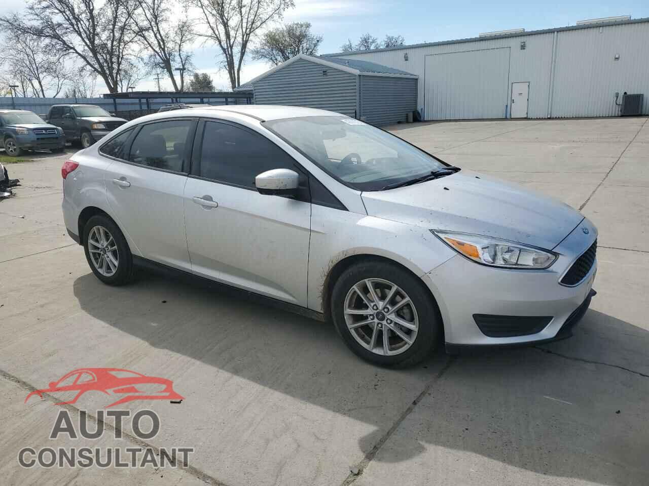 FORD FOCUS 2018 - 1FADP3FE3JL261145
