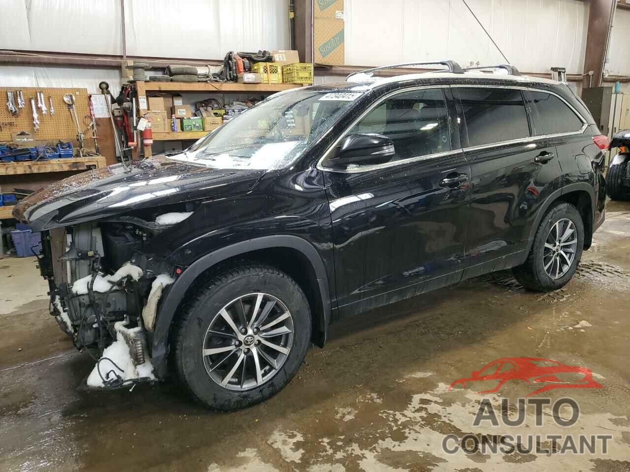 TOYOTA HIGHLANDER 2018 - 5TDJZRFH5JS531012