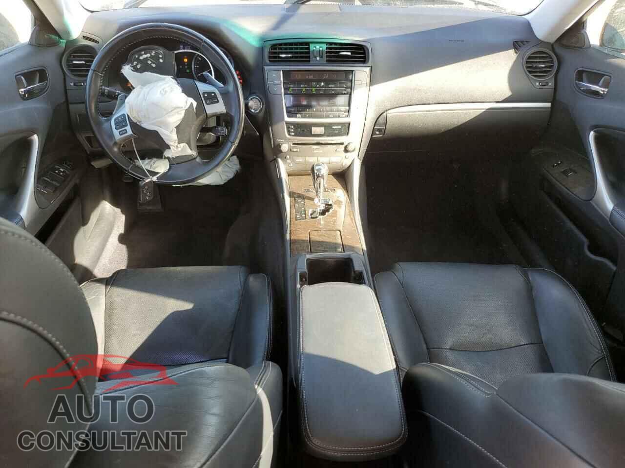 LEXUS IS 2011 - JTHCF5C25B5046420