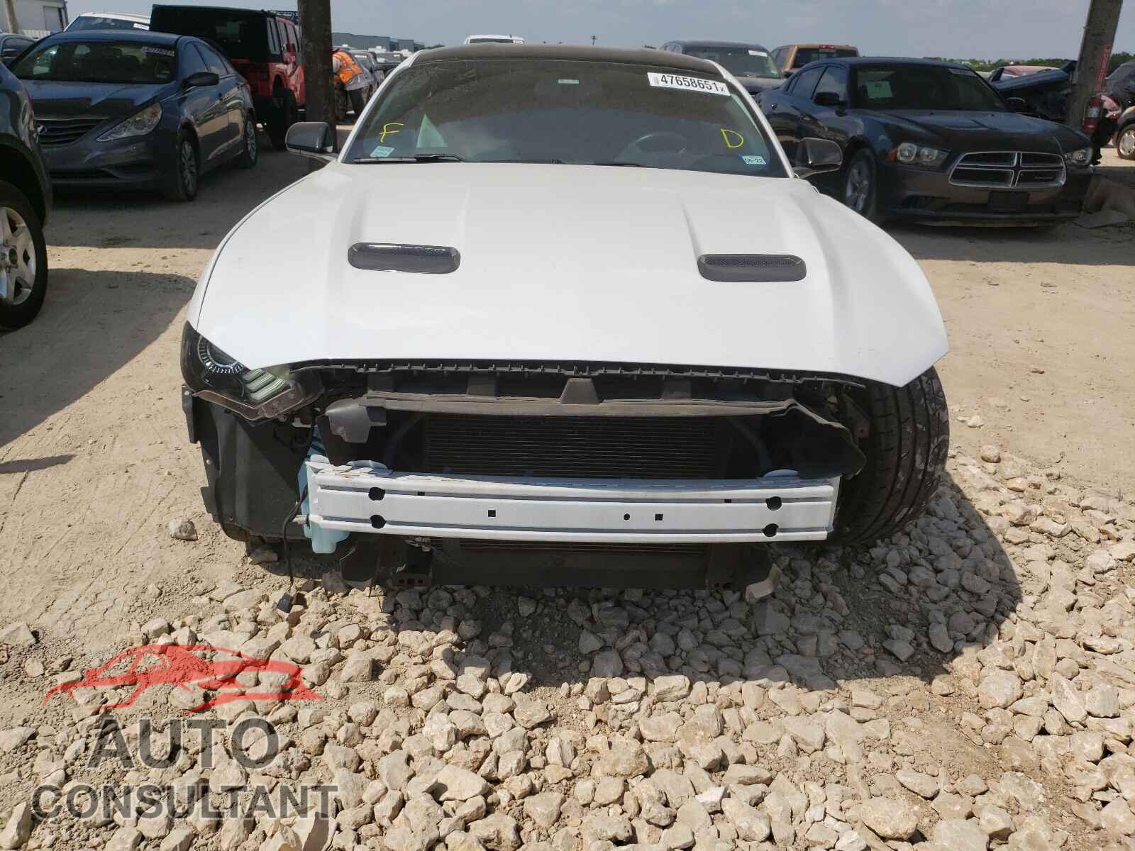 FORD MUSTANG 2018 - 1FA6P8CF1J5122476