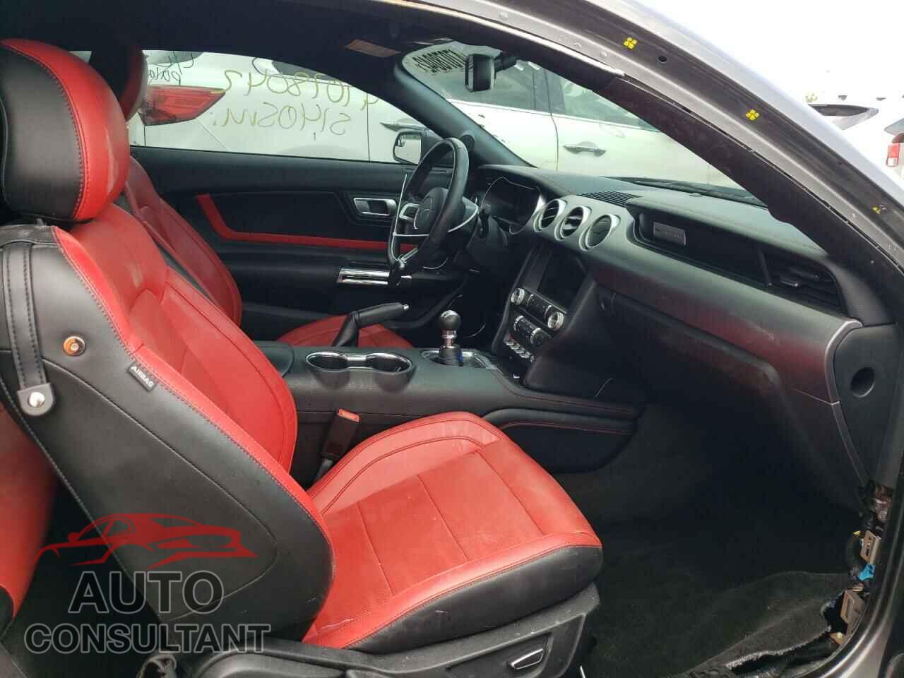 FORD MUSTANG 2018 - 1FA6P8TH0J5100406