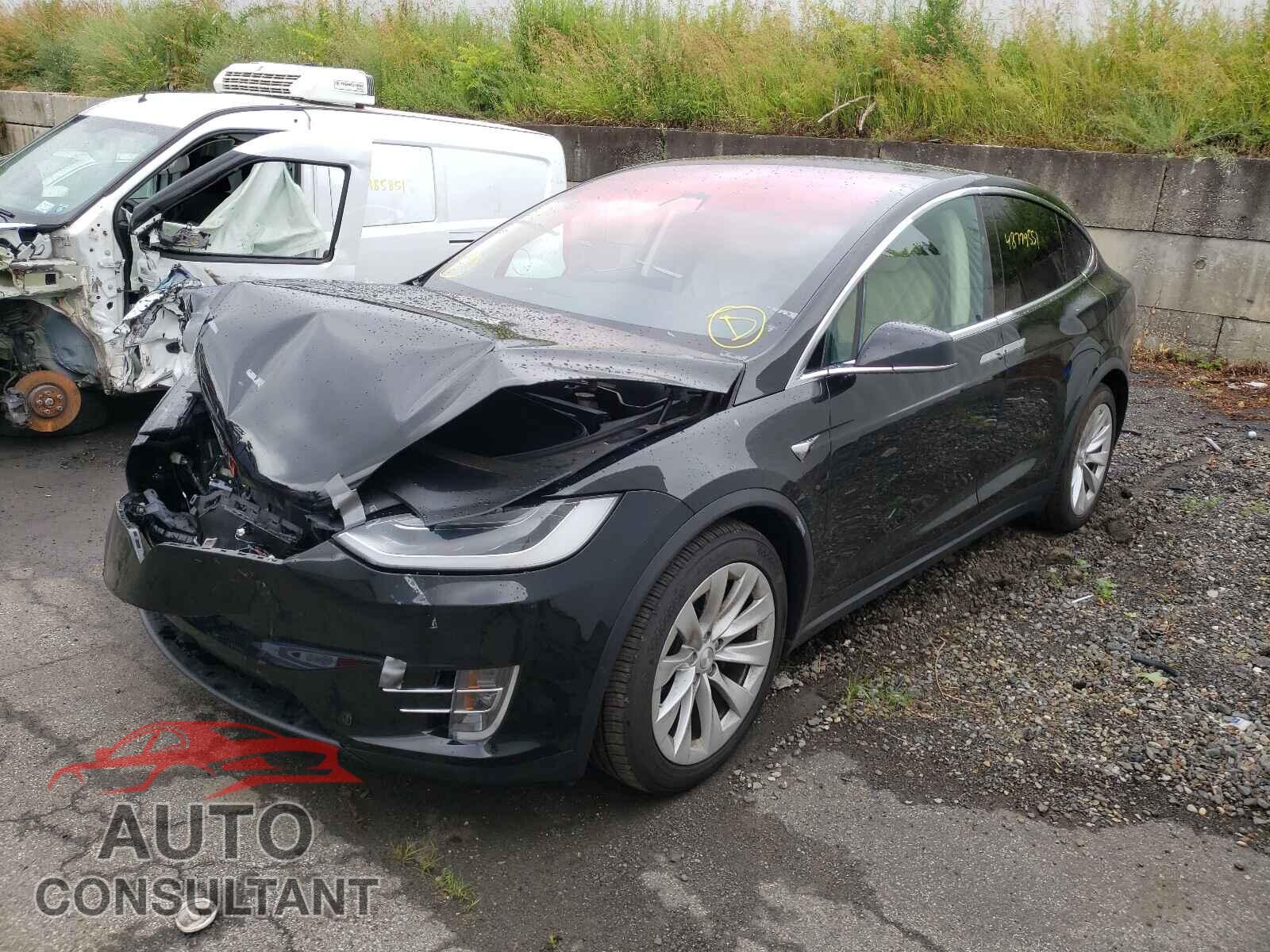 TESLA MODEL X 2017 - 5YJXCDE23HF051237