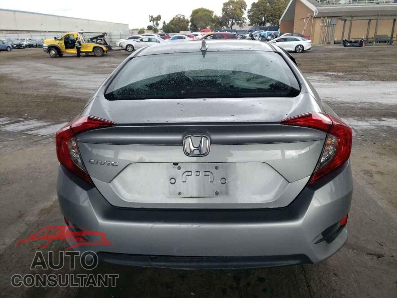 HONDA CIVIC 2018 - 2HGFC2F76JH538797