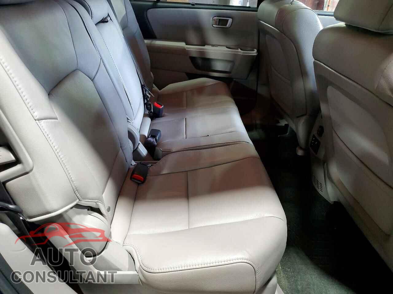 HONDA PILOT 2015 - 5FNYF4H92FB073487