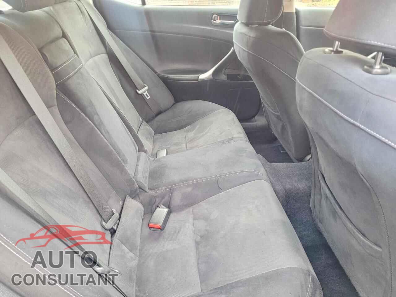 LEXUS IS 2011 - JTHCF5C20B5045868