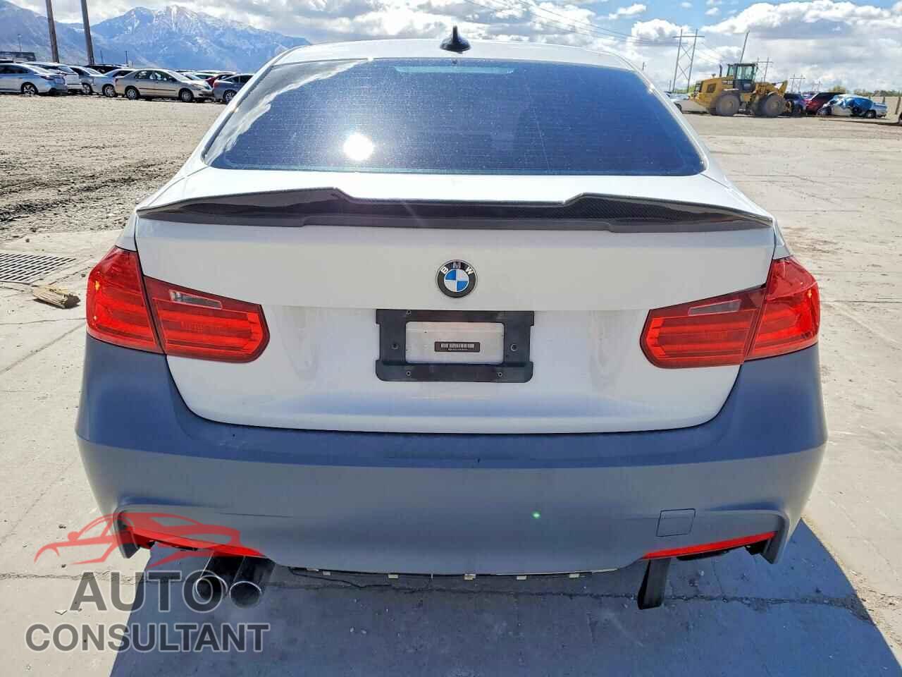 BMW 3 SERIES 2013 - WBA3A5C51DF350915