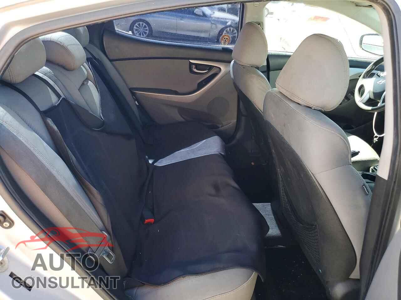 HYUNDAI ELANTRA 2012 - 5NPDH4AE8CH080554