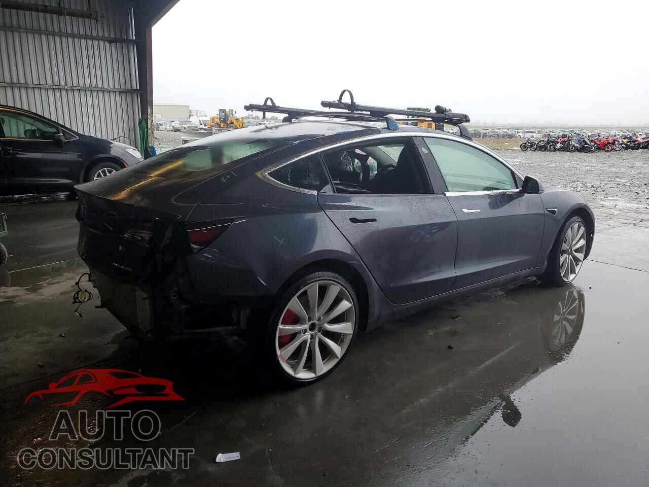 TESLA MODEL 3 2018 - 5YJ3E1EB8JF083081
