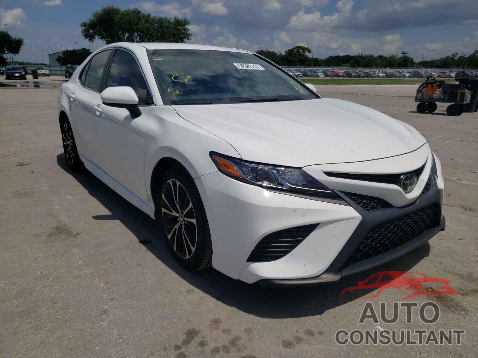 TOYOTA CAMRY 2018 - 4T1B11HK9JU144055