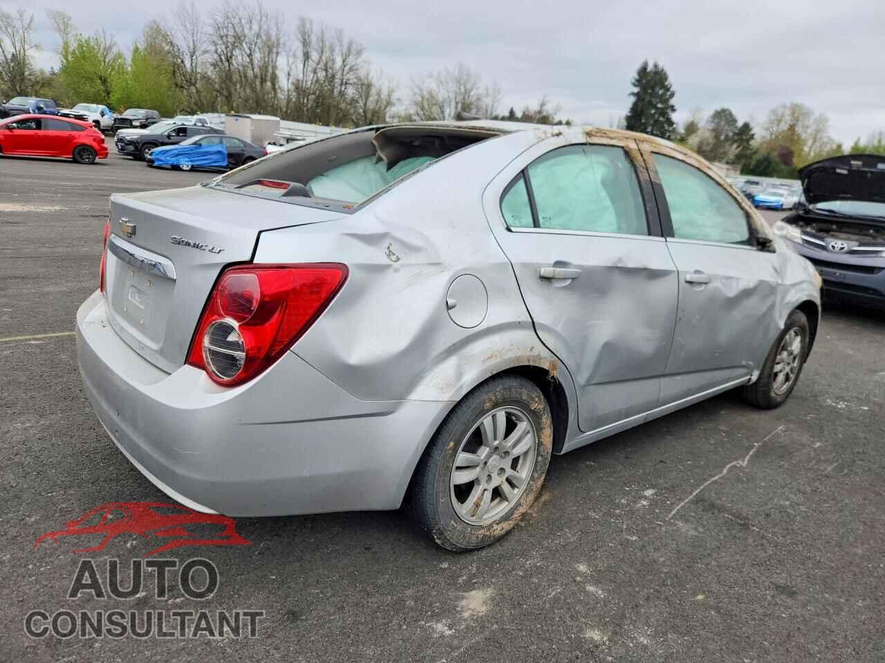CHEVROLET SONIC 2014 - 1G1JC5SH7E4227643