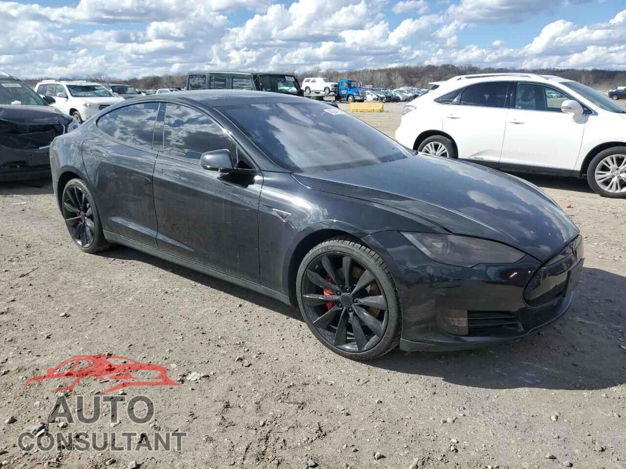 TESLA MODEL S 2016 - 5YJSA1E44GF121309