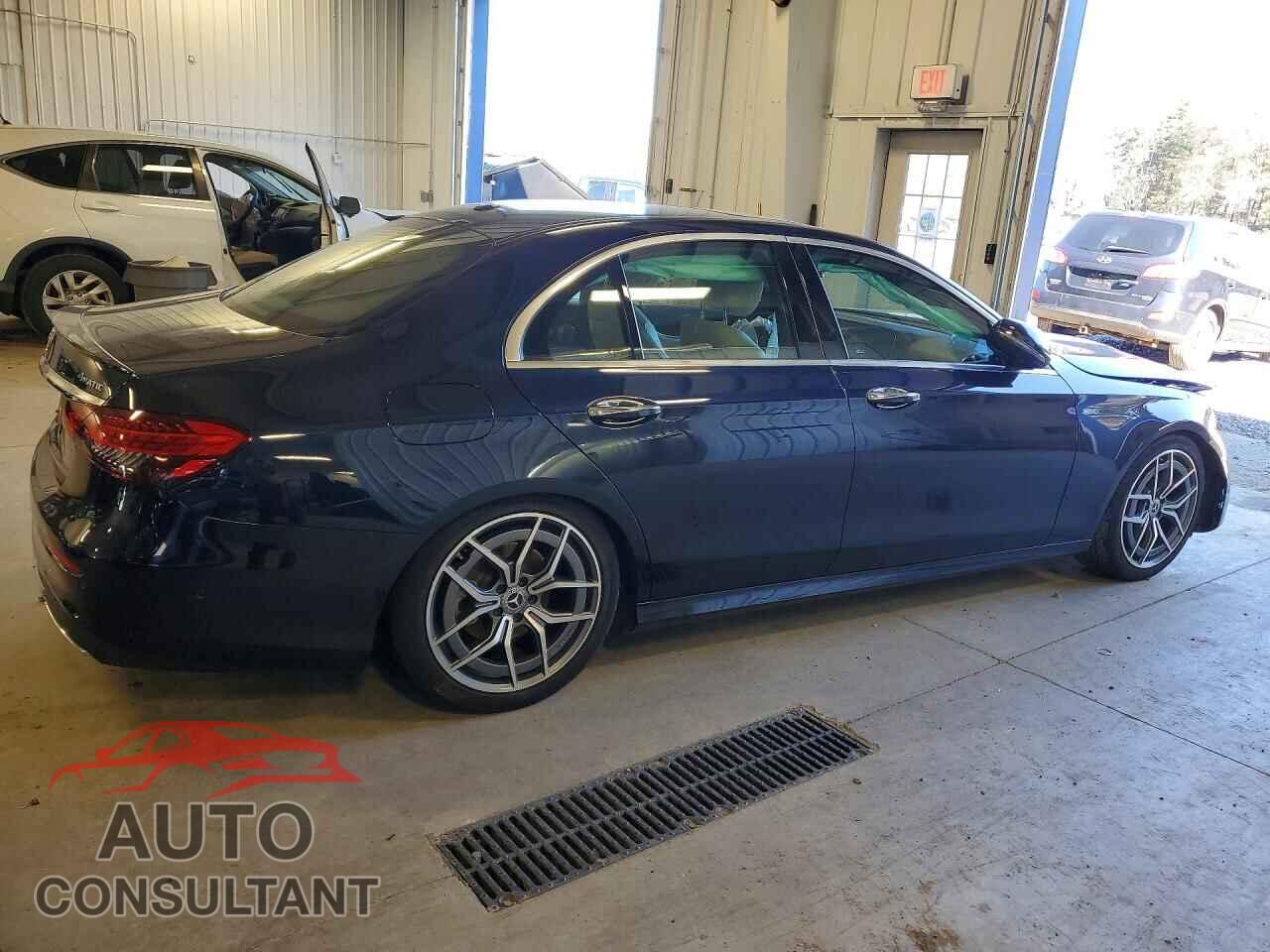 MERCEDES-BENZ E-CLASS 2022 - W1KZF8EB4NB028366