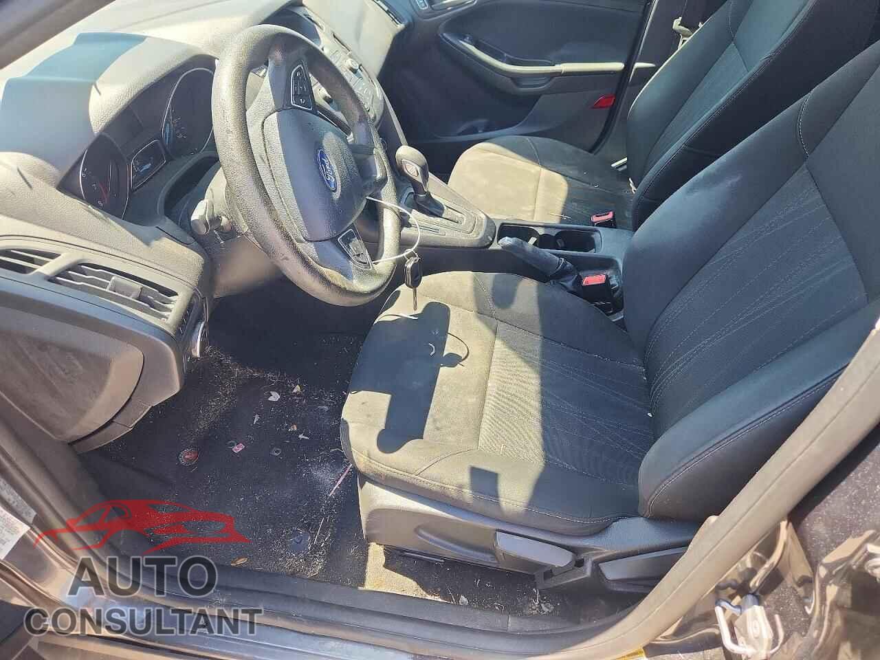 FORD FOCUS 2017 - 1FADP3E25HL347302