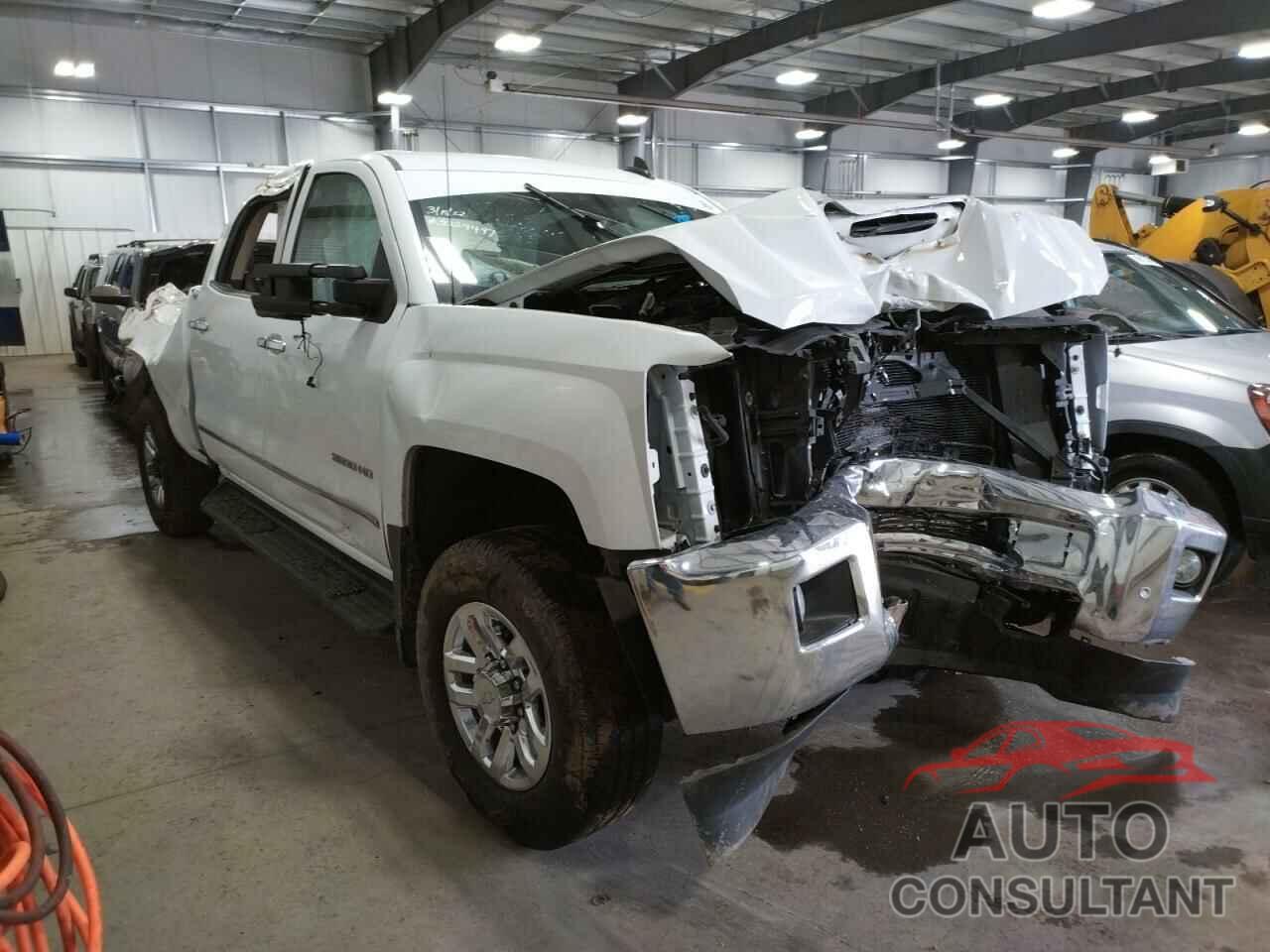 CHEVROLET SILVERADO 2018 - 1GC4K0EY5JF104217