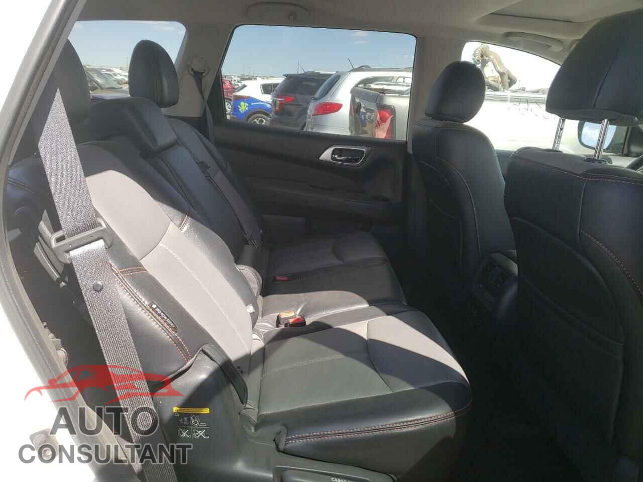 NISSAN PATHFINDER 2020 - 5N1DR2CM4LC633357