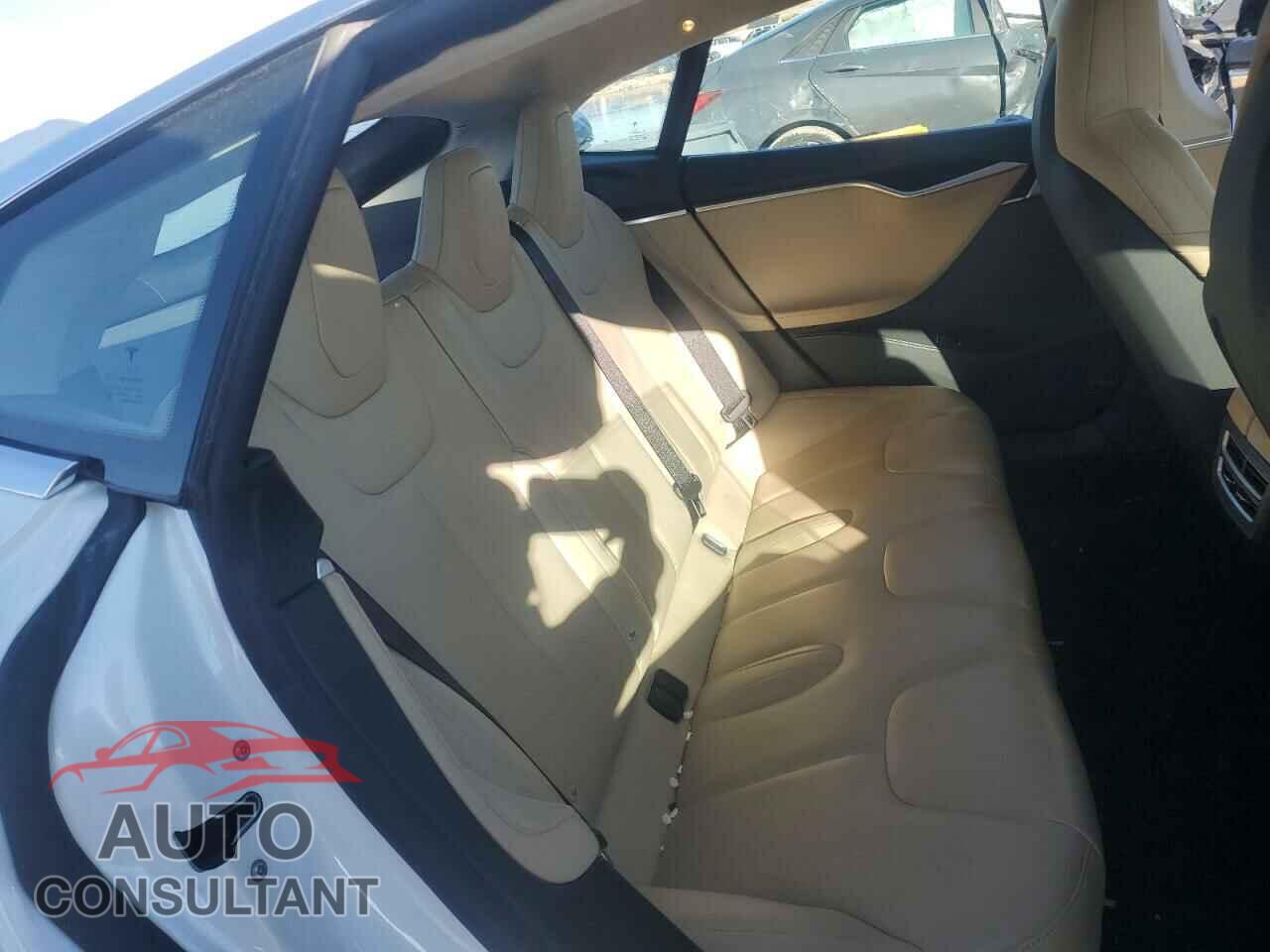 TESLA MODEL S 2015 - 5YJSA1E43FF104516