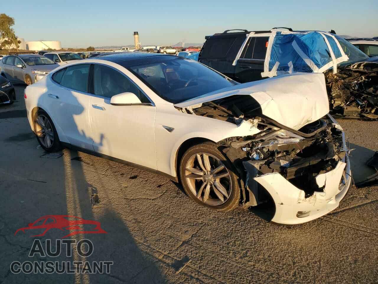 TESLA MODEL S 2015 - 5YJSA1E11FF114399