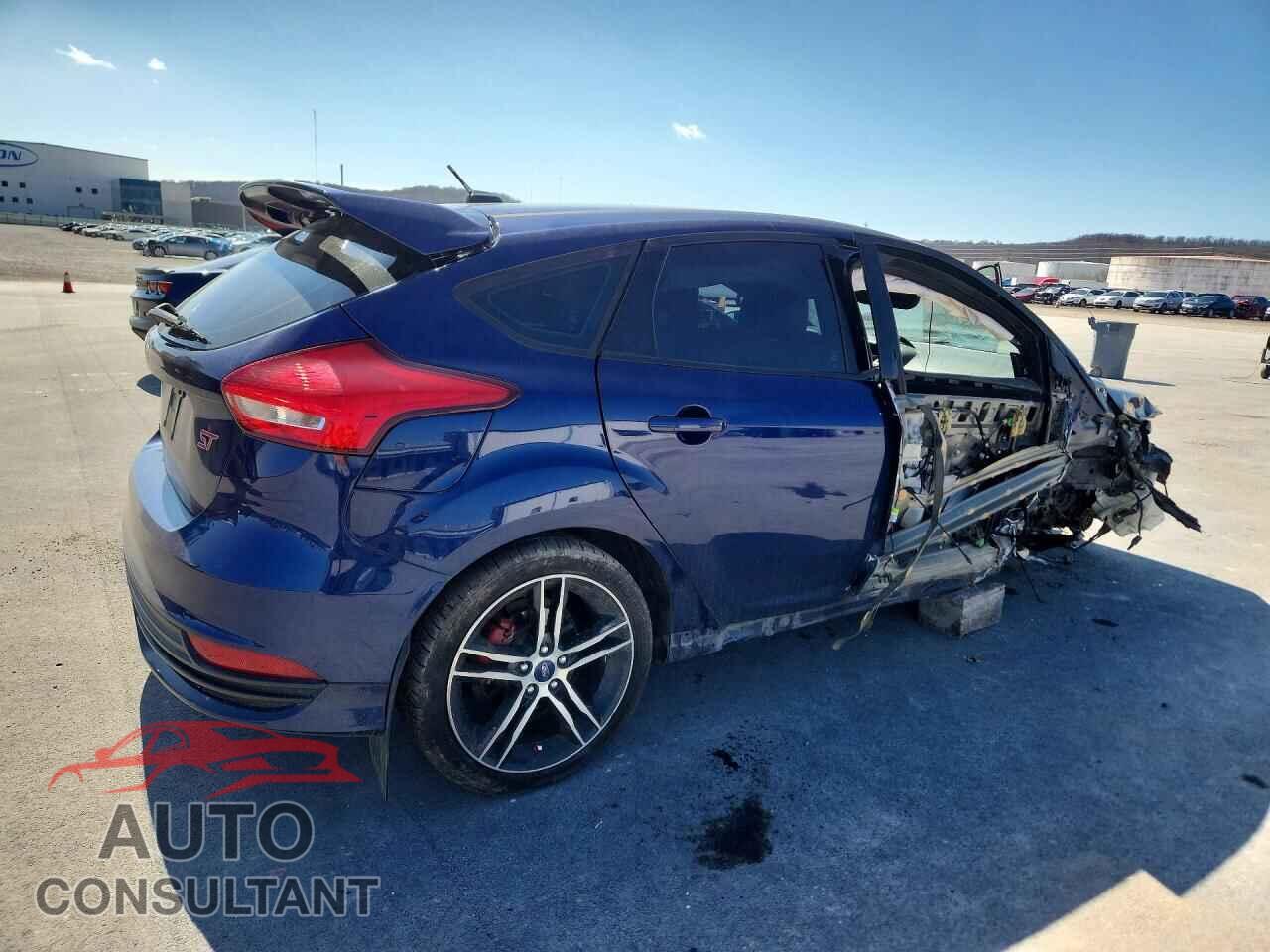 FORD FOCUS 2017 - 1FADP3L90HL301599