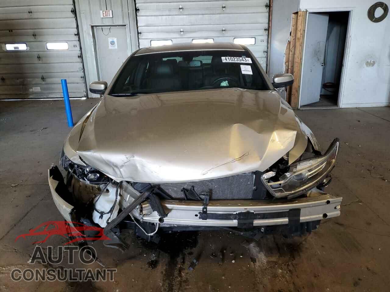 FORD TAURUS 2017 - 1FAHP2E80HG139952