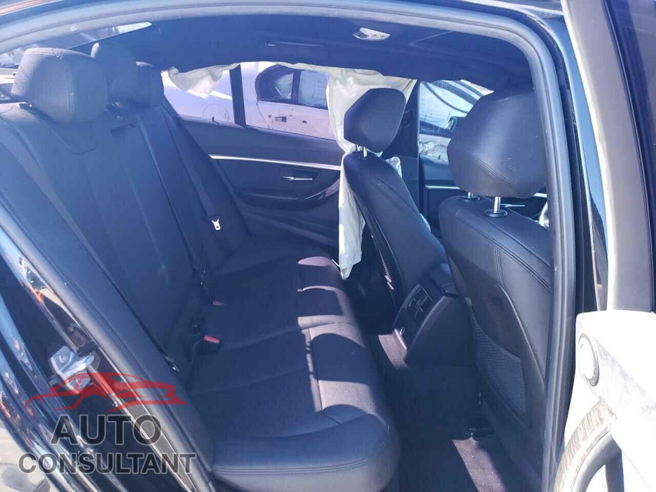 BMW 3 SERIES 2017 - WBA8E1C30HA159328