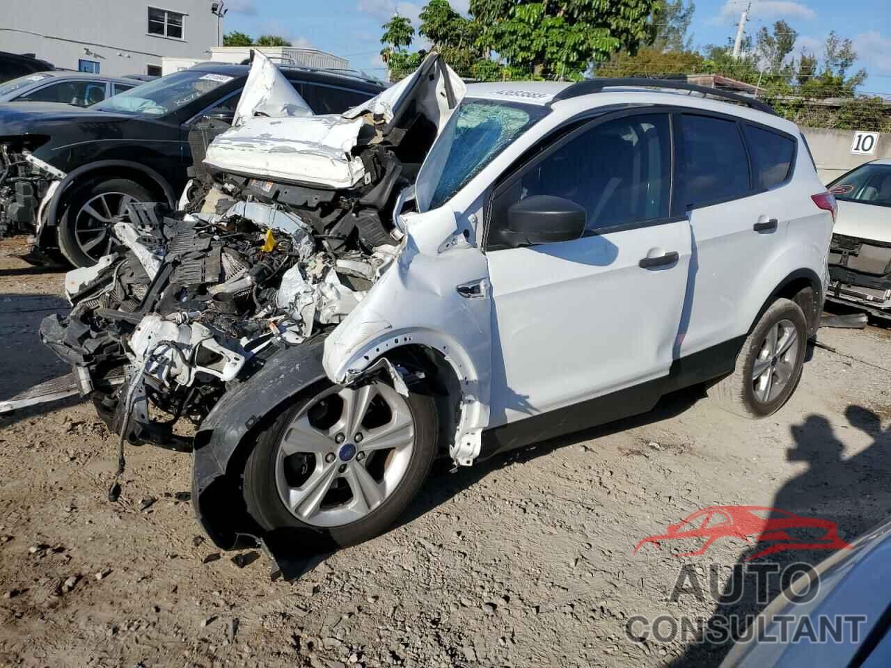 FORD ESCAPE 2017 - 1FMCU0F78HUE10129