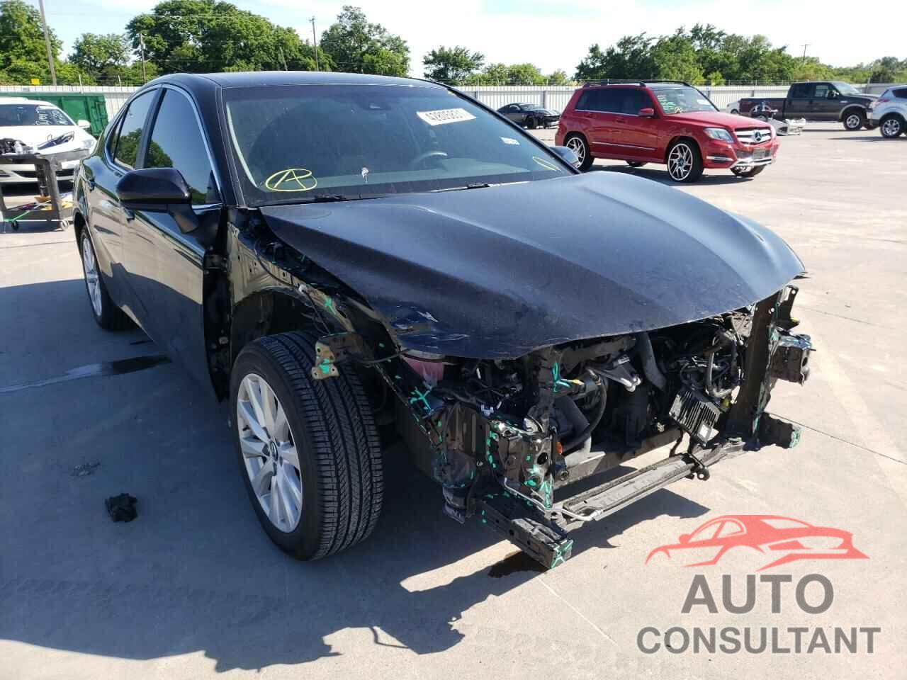 TOYOTA CAMRY 2018 - 4T1B11HK8JU139137