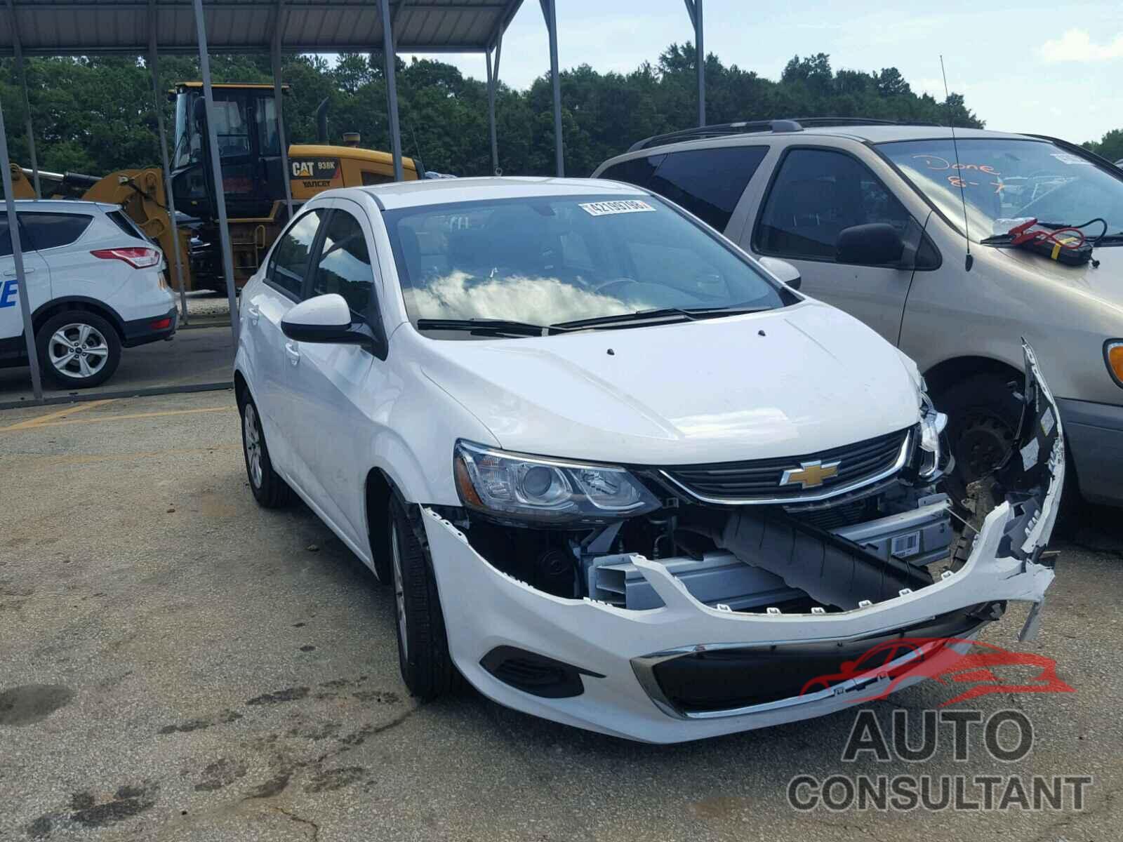 CHEVROLET SONIC 2018 - 1G1JB5SH9J4101667