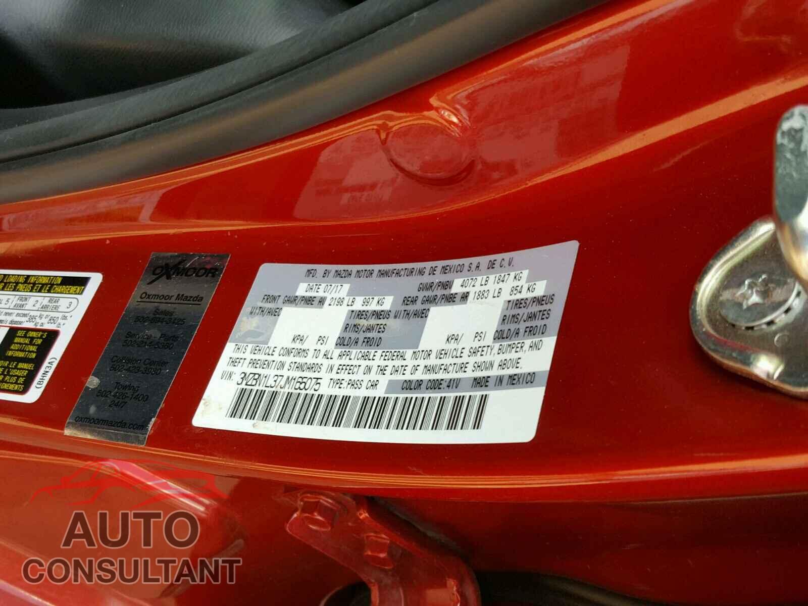 MAZDA 3 2018 - 3MZBN1L37JM165075