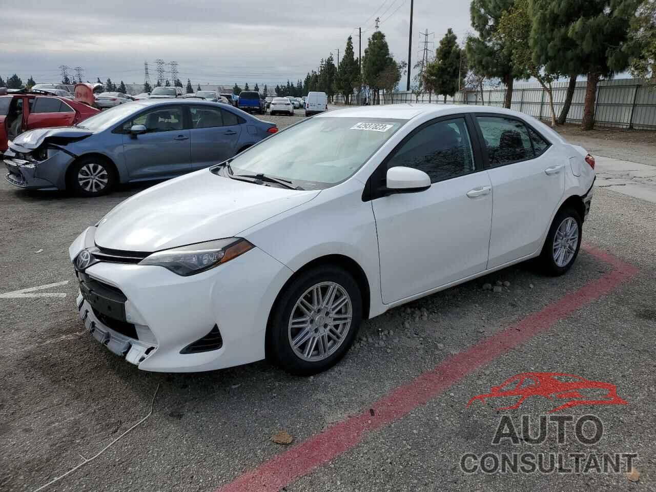 TOYOTA COROLLA 2018 - 5YFBURHE2JP803126