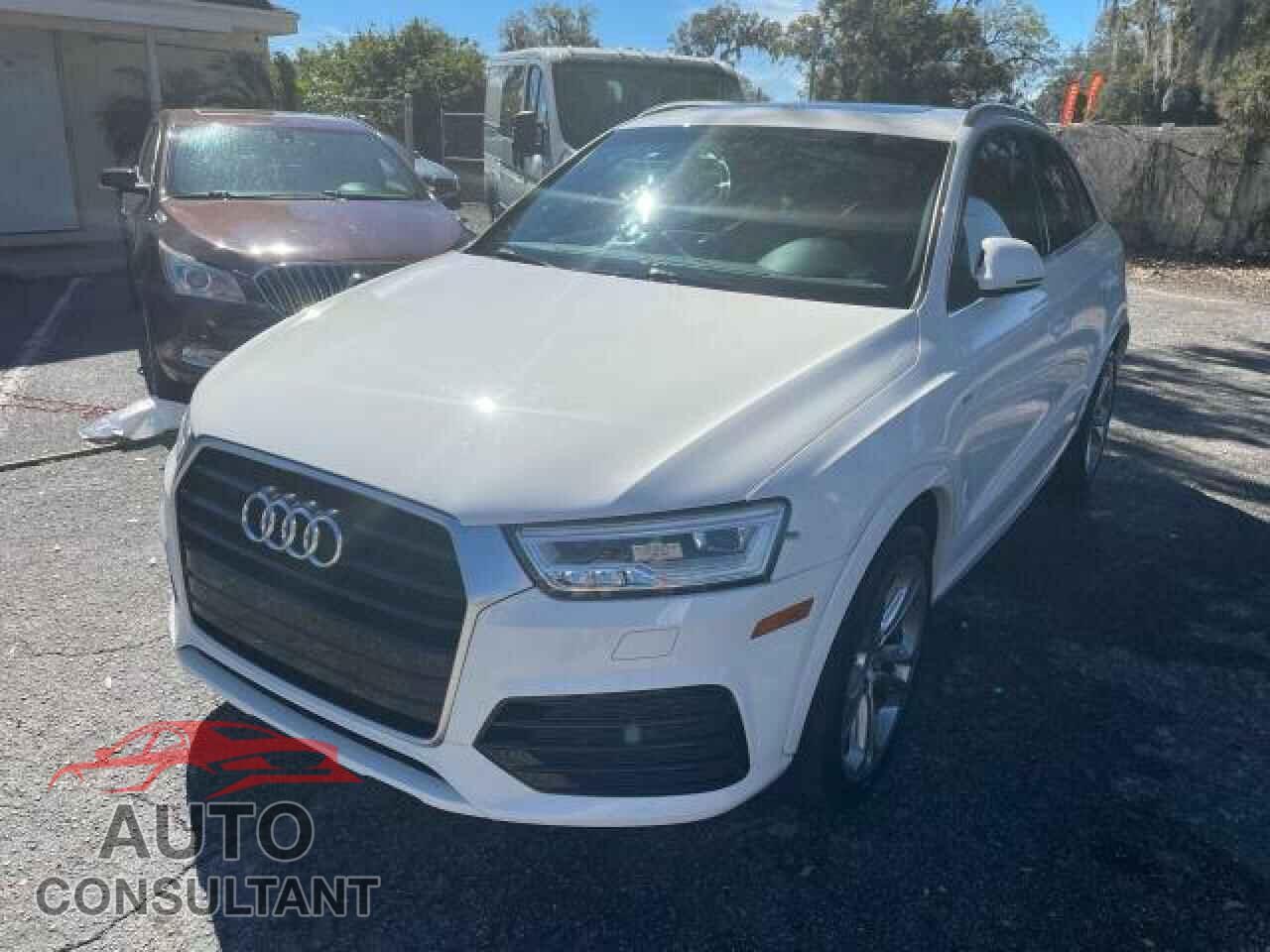 AUDI Q3 2017 - WA1FCCFS9HR017568