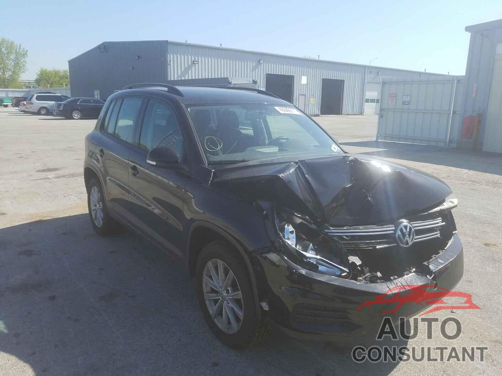 VOLKSWAGEN TIGUAN 2017 - WVGBV7AX0HK041920
