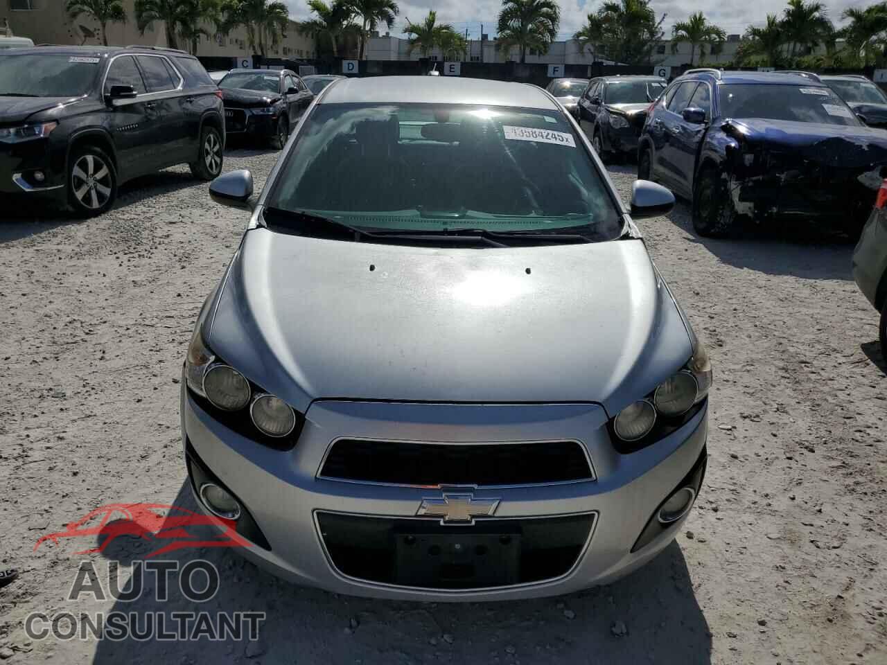 CHEVROLET SONIC 2015 - 1G1JE5SB3F4190906