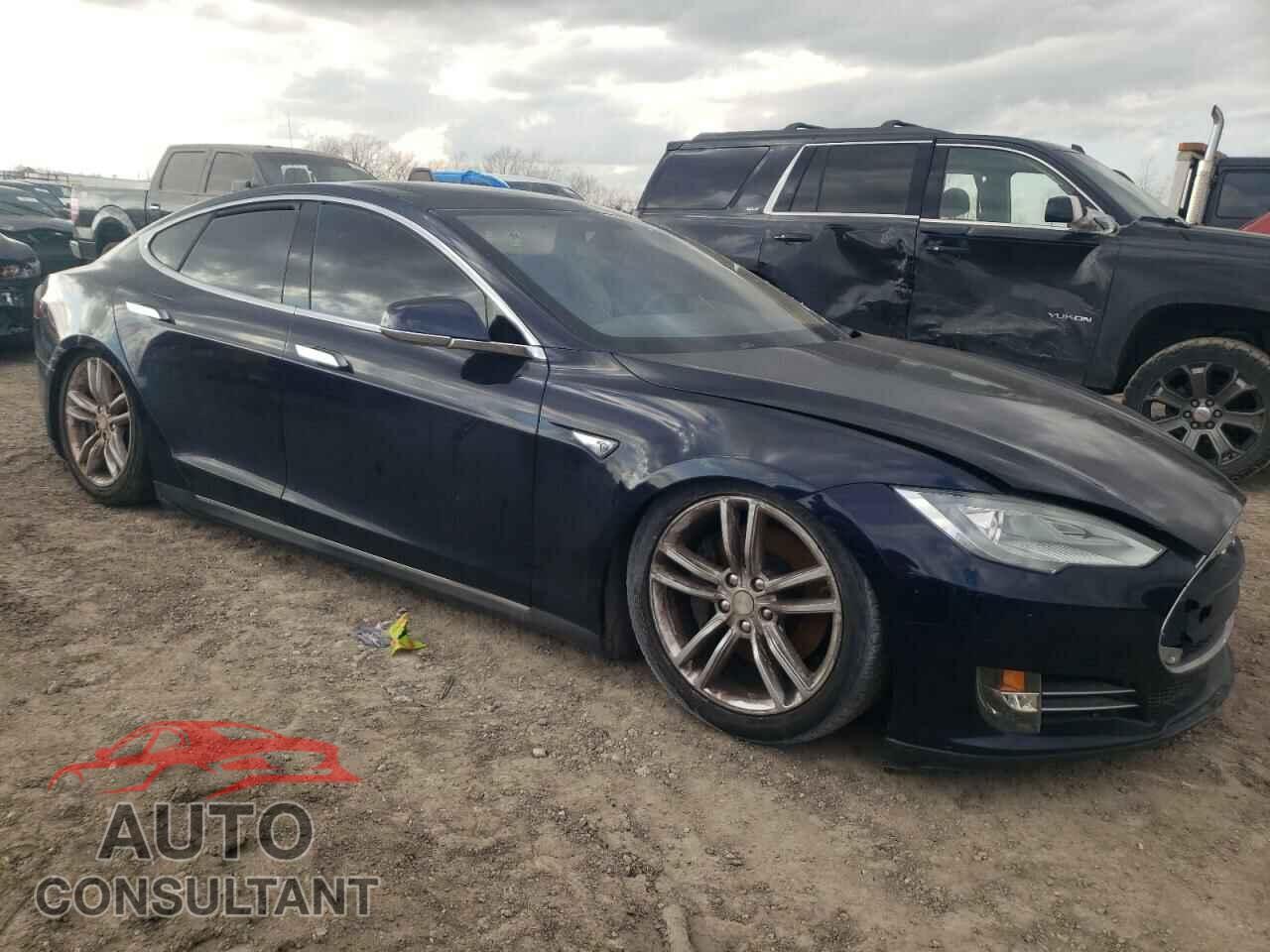 TESLA MODEL S 2013 - 5YJSA1AG6DFP11104