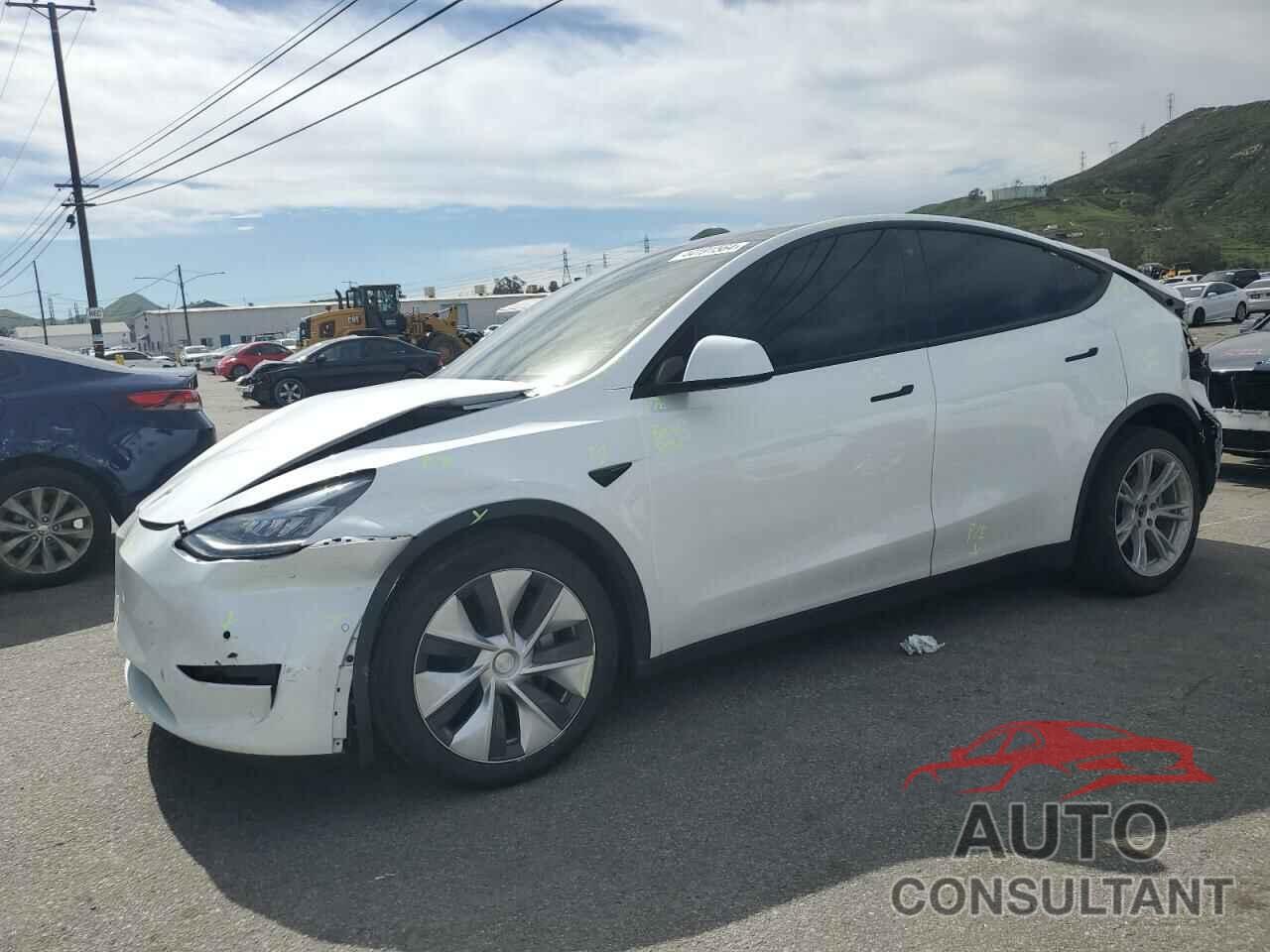 TESLA MODEL Y 2021 - 5YJYGDEE4MF152526