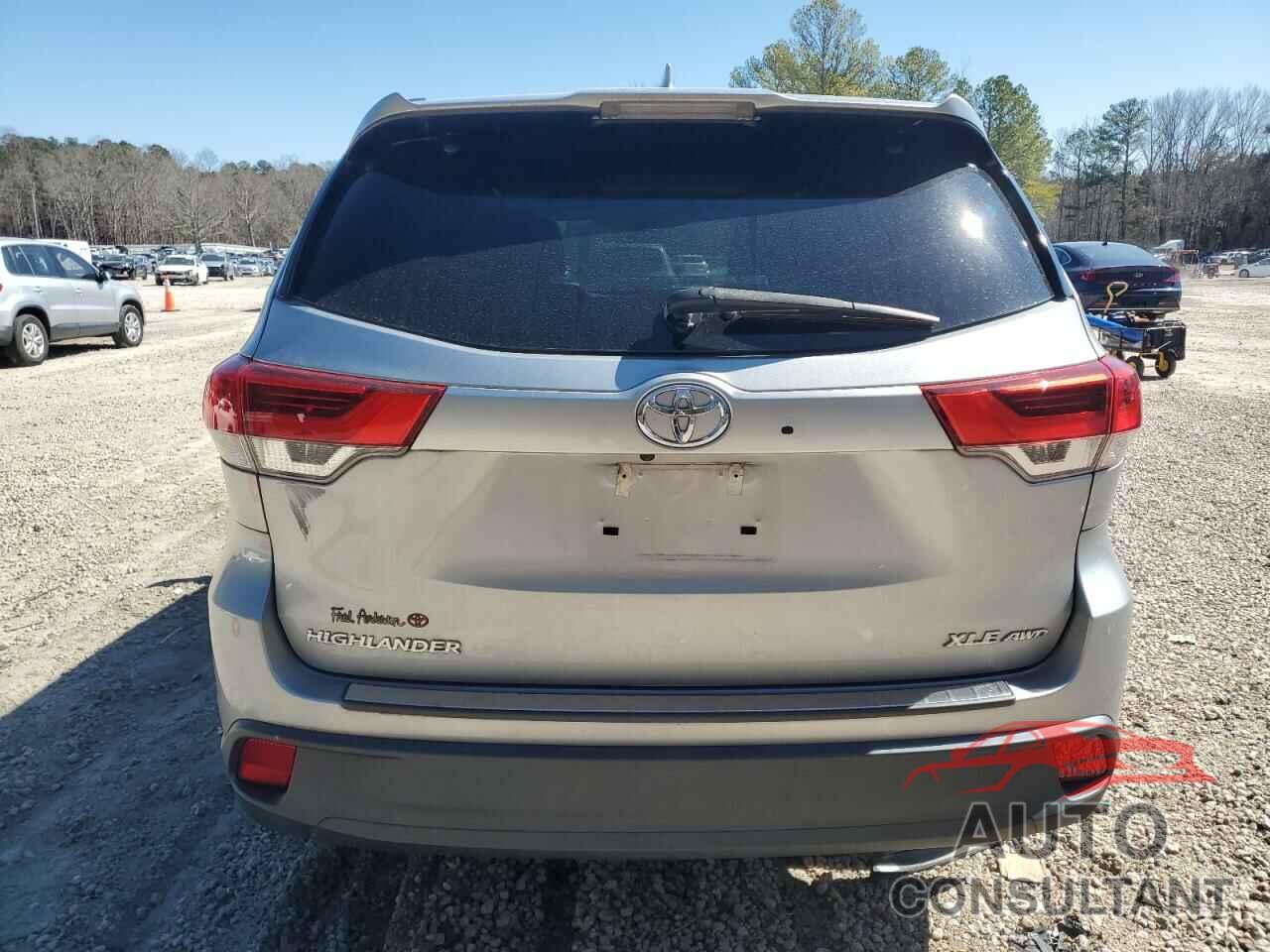 TOYOTA HIGHLANDER 2018 - 5TDJZRFH5JS857148