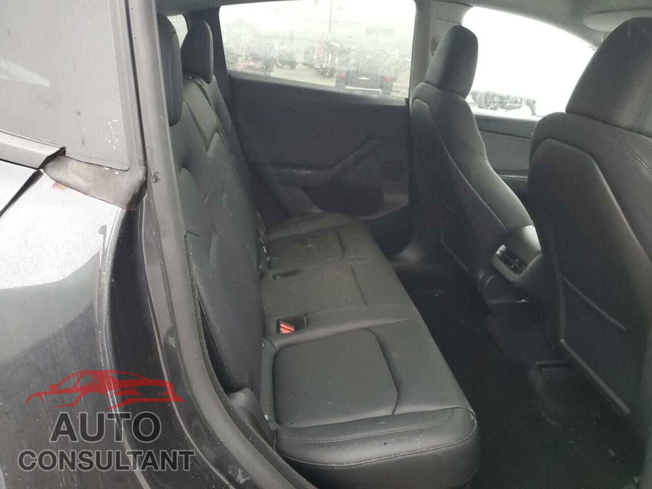 TESLA MODEL Y 2024 - 7SAYGDED1RF098054