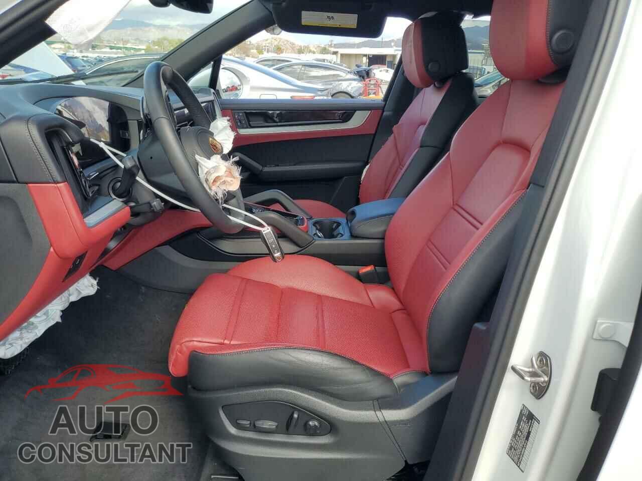PORSCHE CAYENNE 2024 - WP1AA2AY5RDA12912