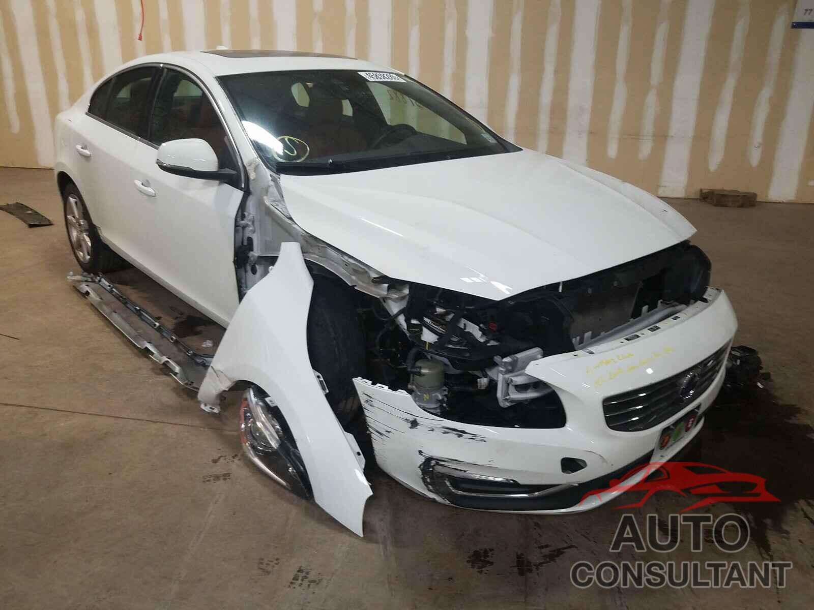 VOLVO S60 2016 - YV1612TK8G2396588